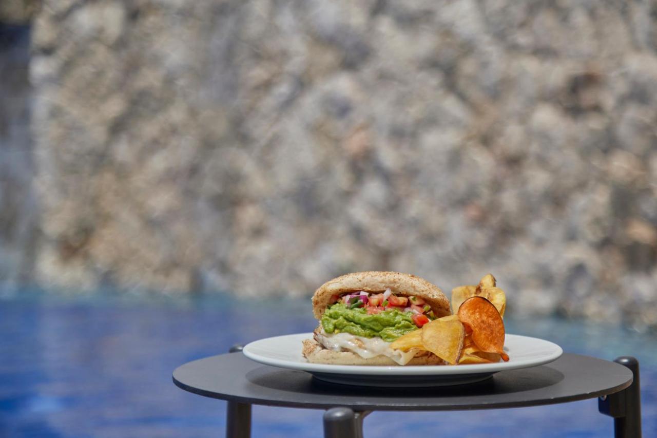 Fiesta Americana Condesa Cancun - All Inclusive Exterior foto A vegan burger